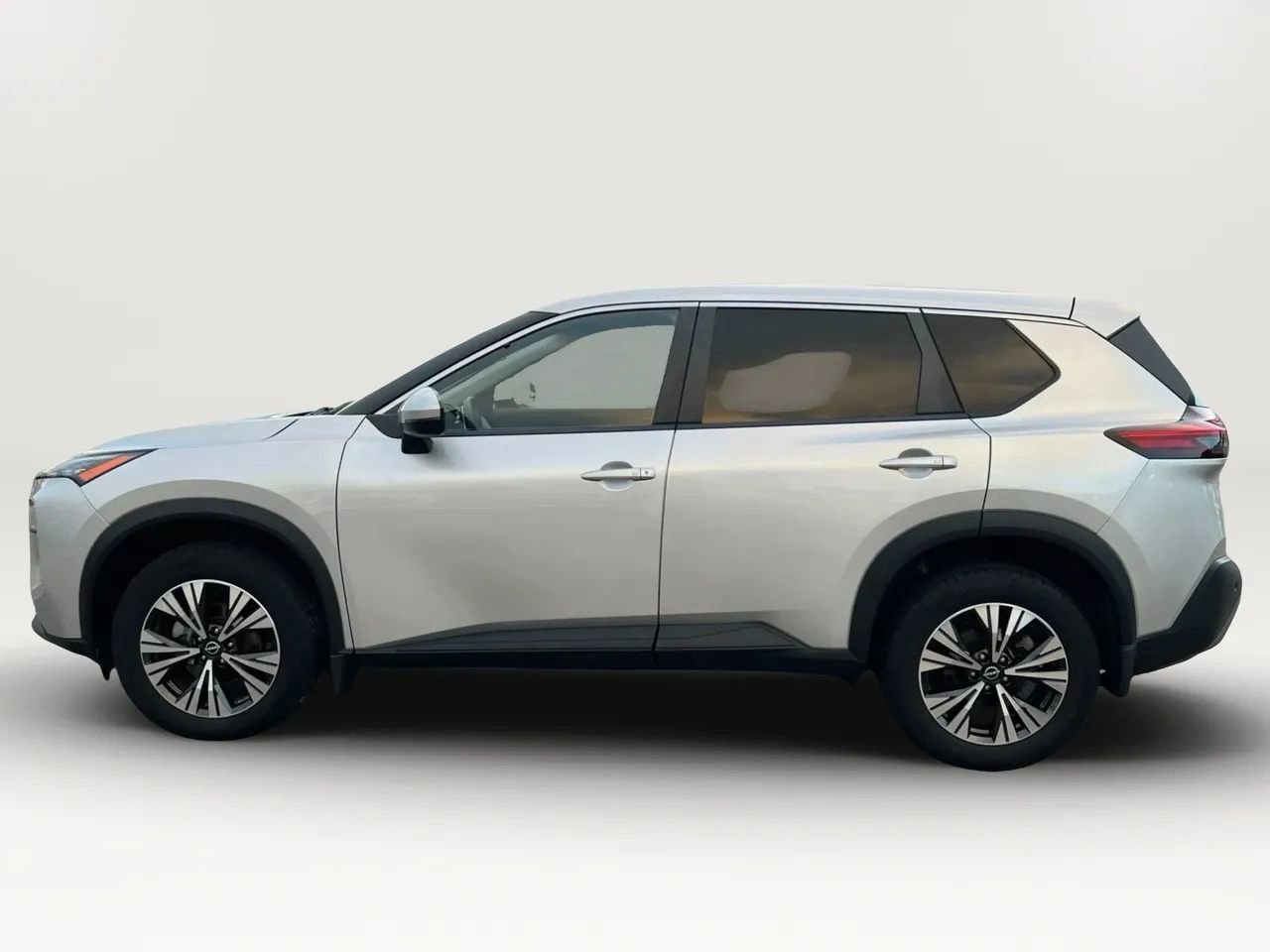Used 2023 Nissan Rogue SV image 6