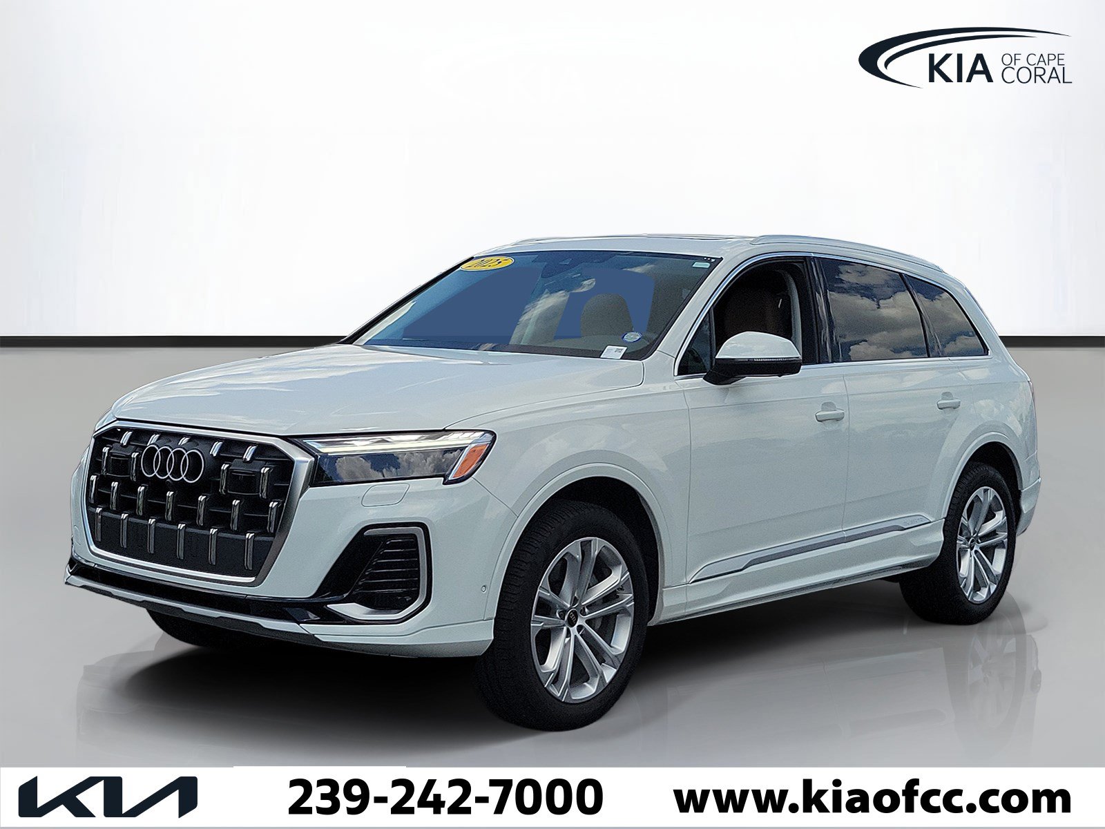 Used 2025 Audi Q7 3.0T Premium AWD/4WD image 3