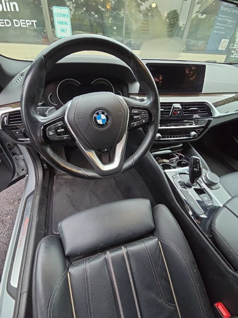 Used 2018 BMW 530i xDrive w/ Premium Package AWD/4WD image 9