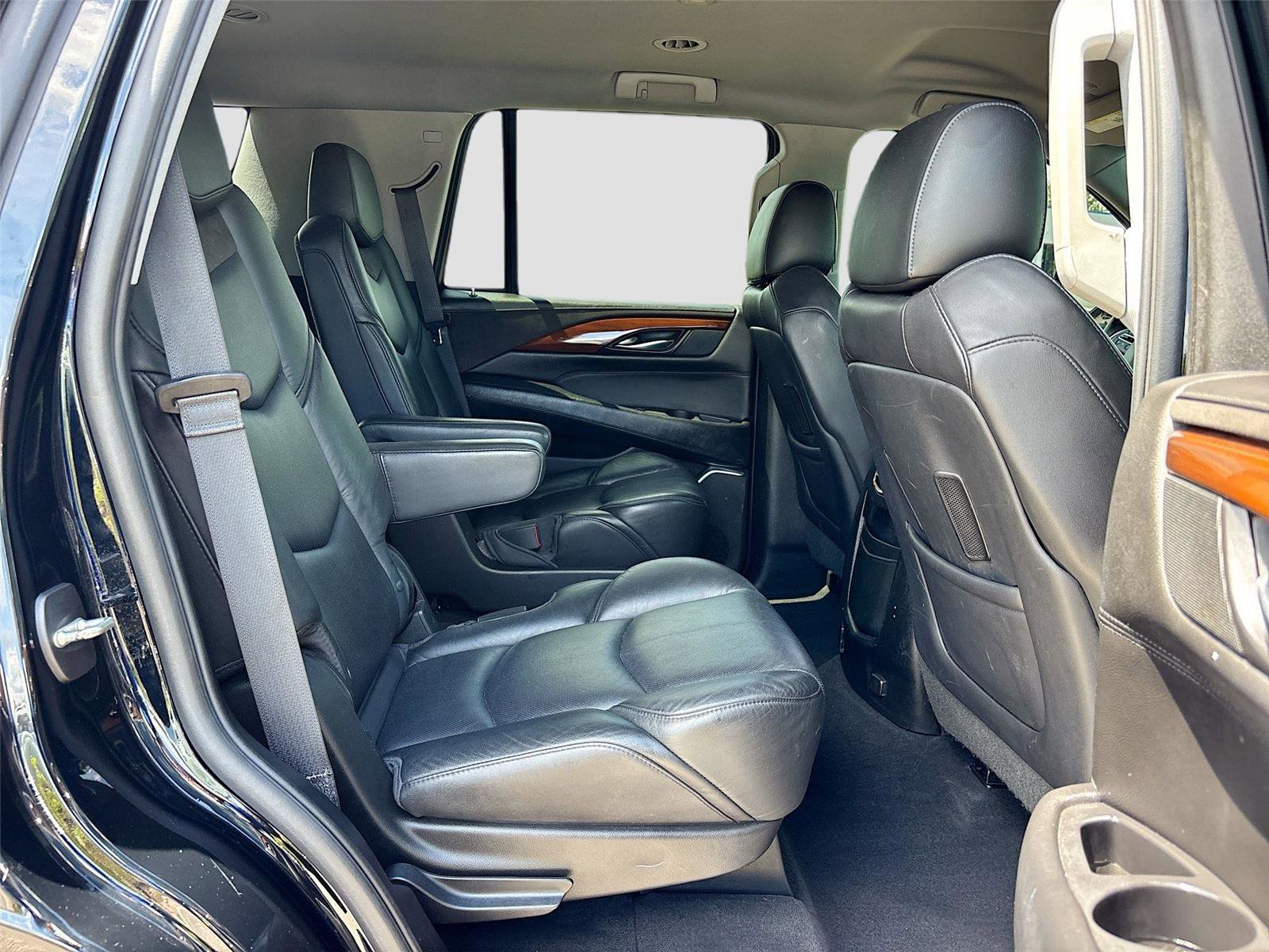 Used 2018 Cadillac Escalade 2WD image 29