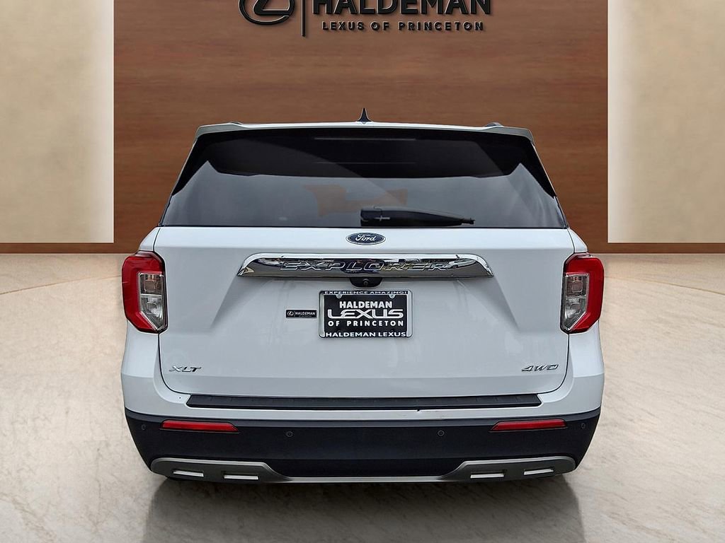 Used 2021 Ford Explorer XLT w/ Equipment Group 202A AWD/4WD image 5