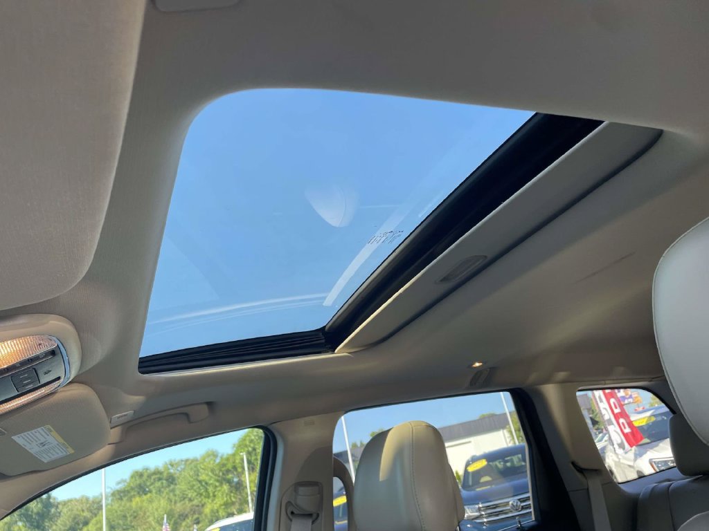Used 2019 Jeep Grand Cherokee Limited AWD/4WD image 18