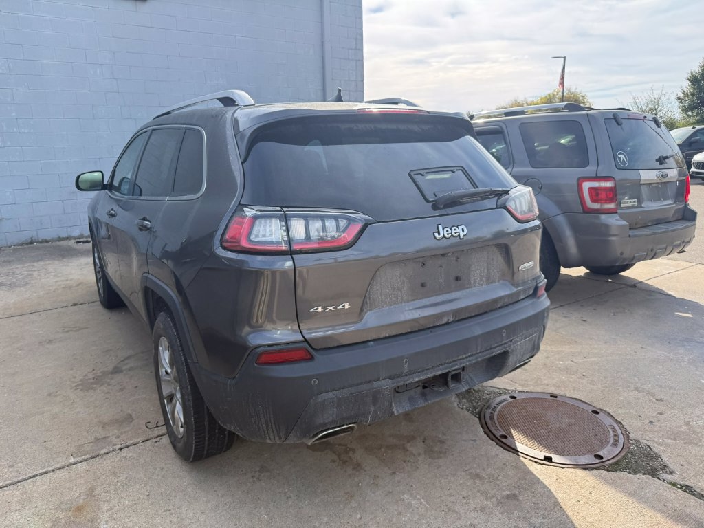 Used 2019 Jeep Cherokee Latitude Plus AWD/4WD image 11