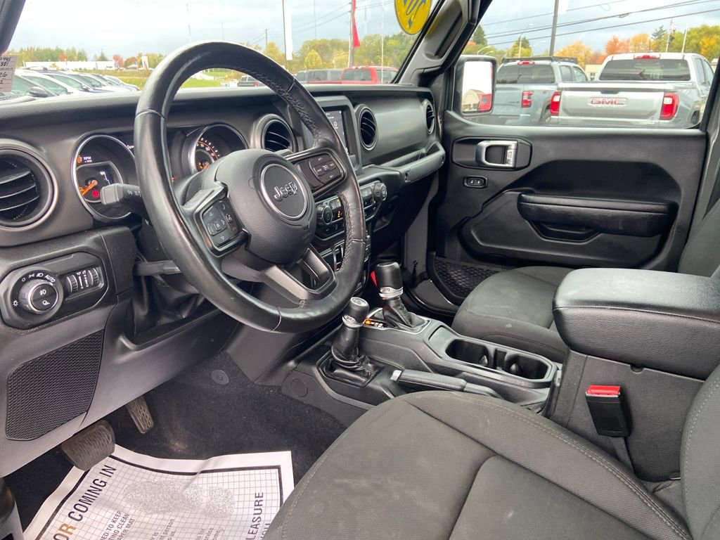 Used 2022 Jeep Gladiator Willys image 14