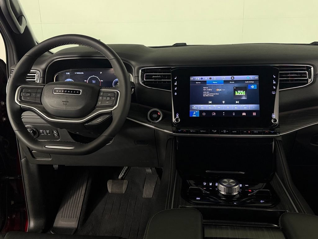Used 2023 Jeep Wagoneer Series III w/ Preferred Equipment Group AWD/4WD image 13