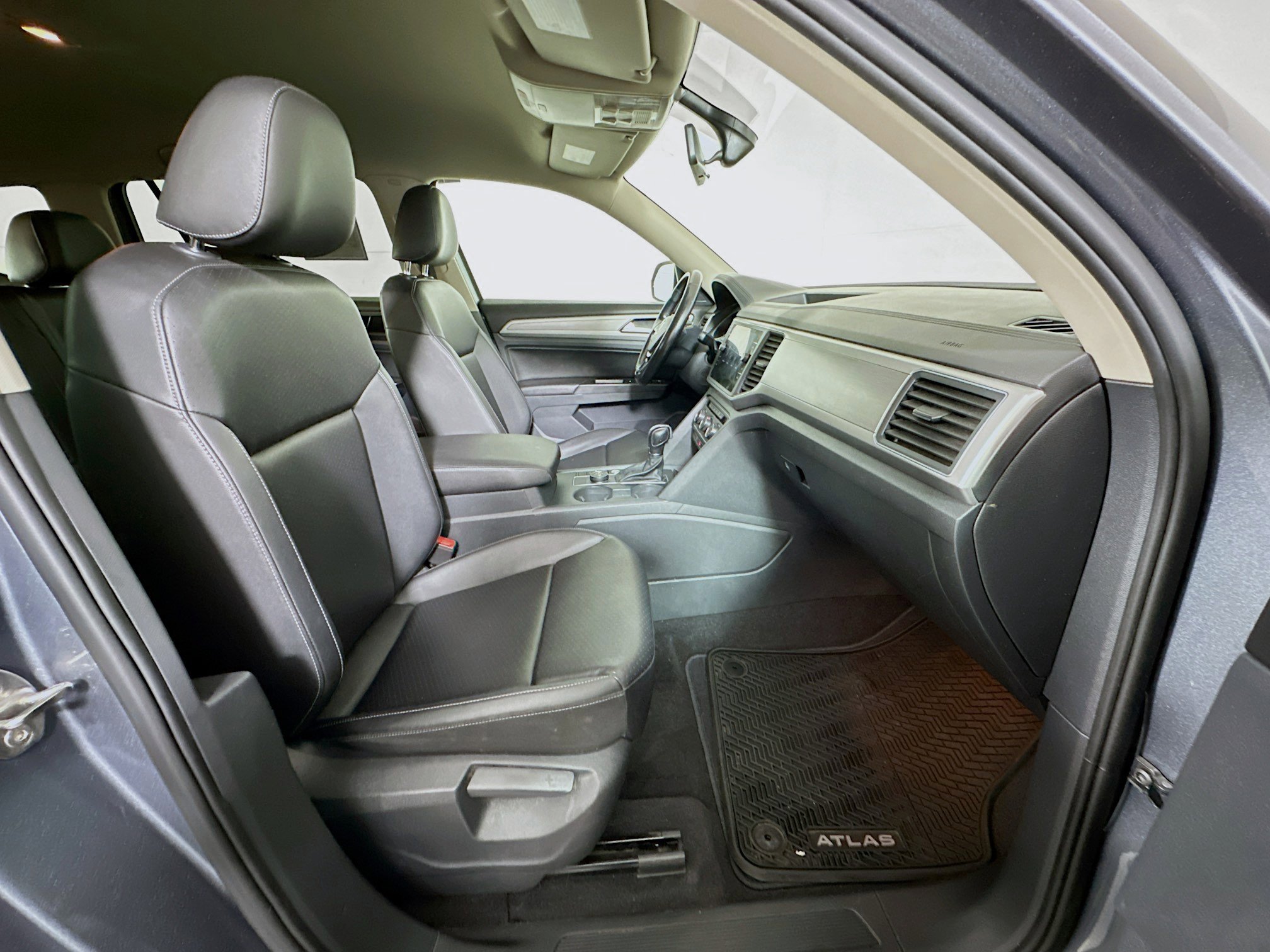 Used 2018 Volkswagen Atlas SE AWD/4WD image 32