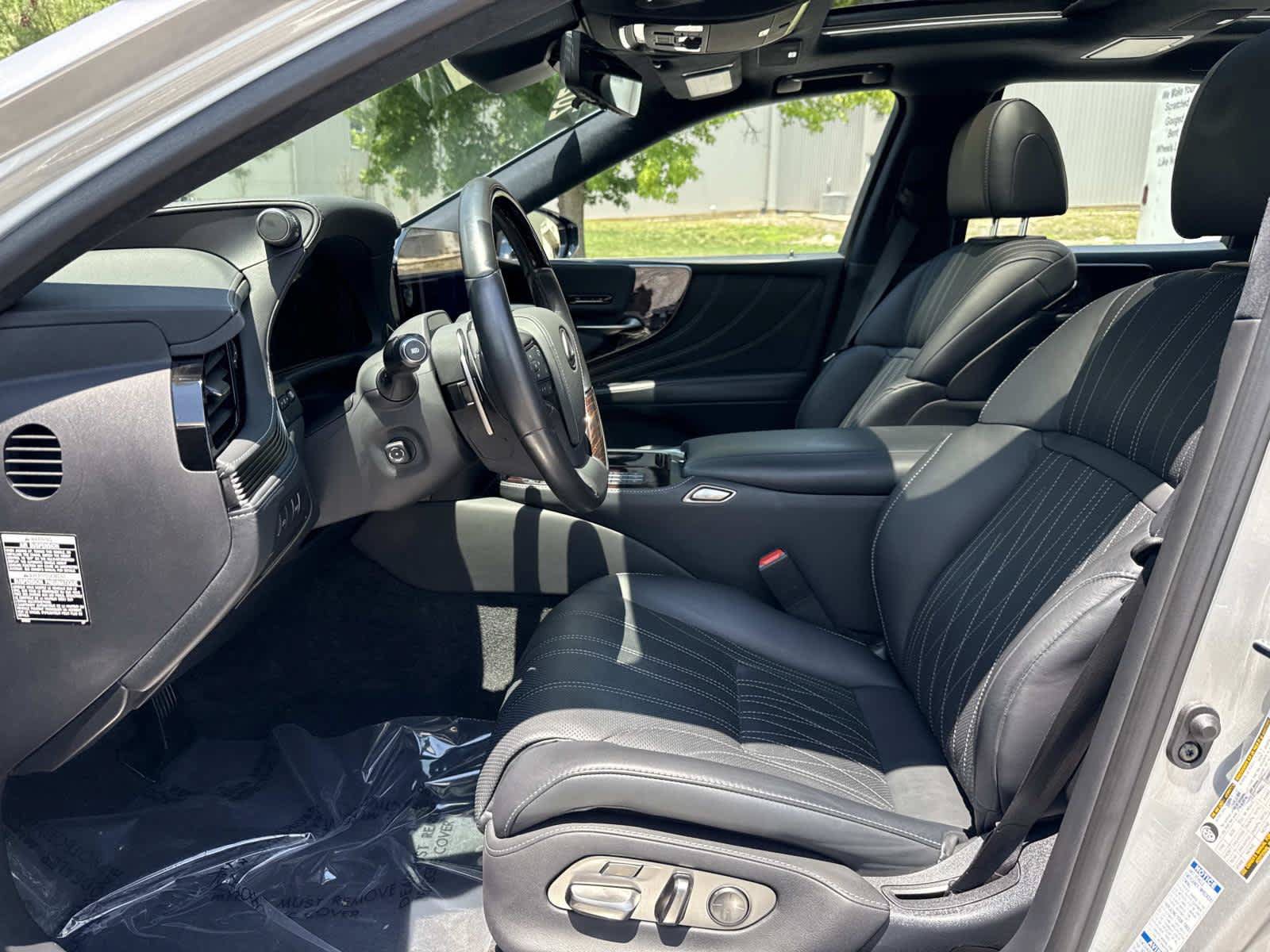 Used 2024 Lexus LS 500 AWD w/ Luxury Package image 14