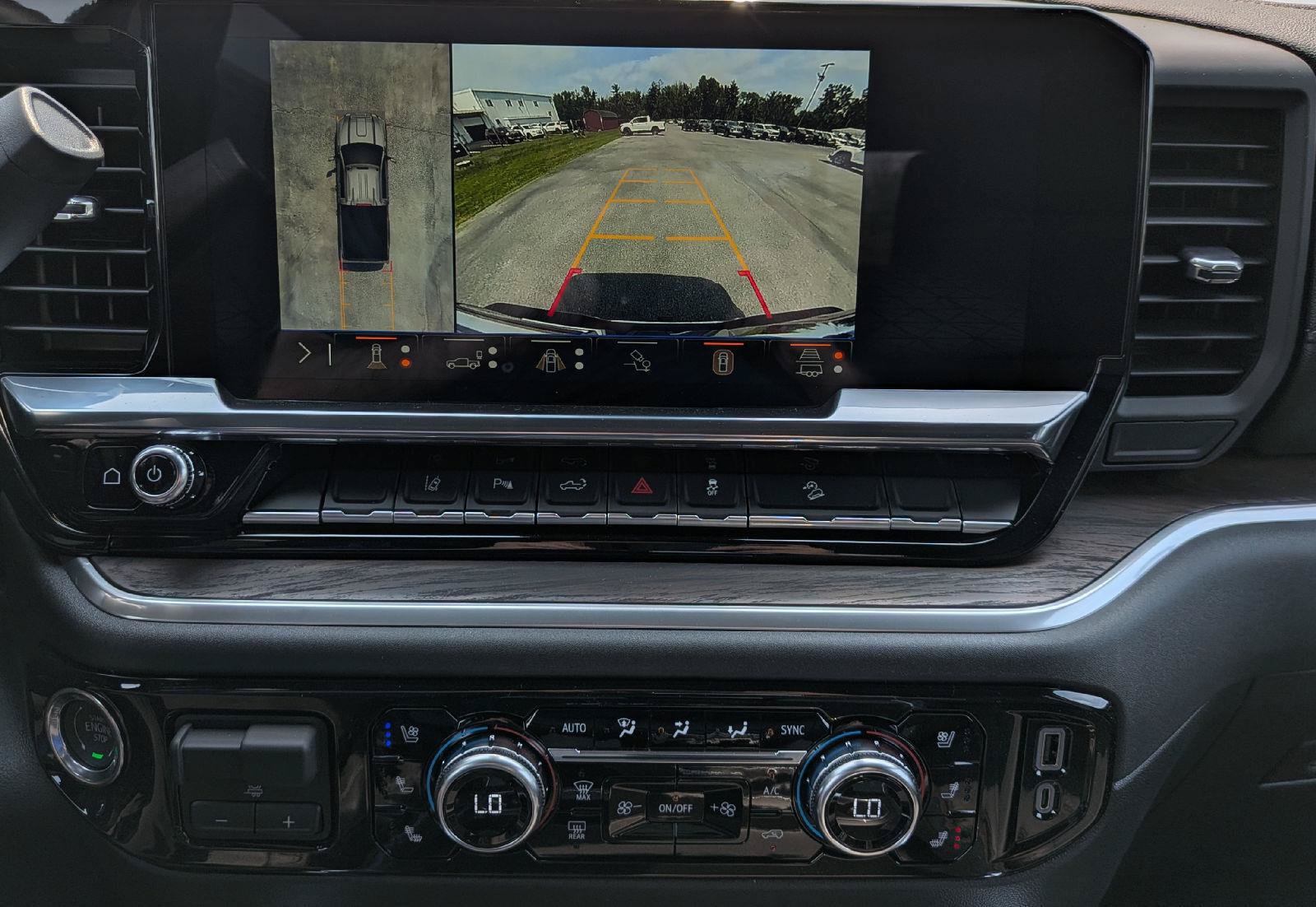 New 2026 GMC Sierra 2500 SLT w/ SLT Premium Package AWD/4WD image 17