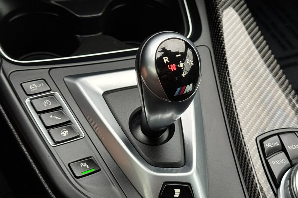 Used 2016 BMW M4 Convertible image 23