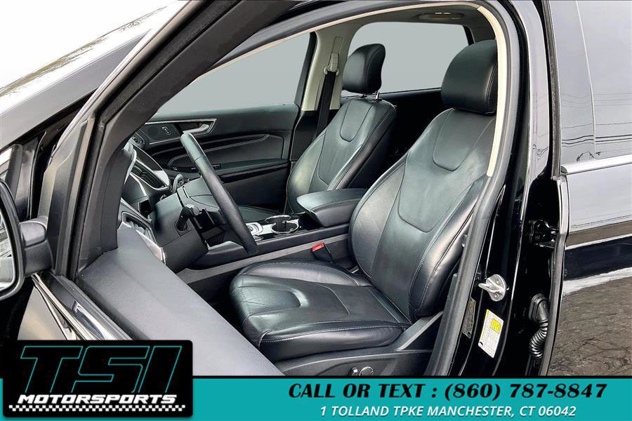 Used 2017 Ford Edge Titanium w/ Equipment Group 301A image 24