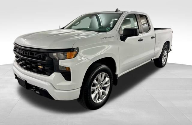 Used 2022 Chevrolet Silverado 1500 Custom image 4