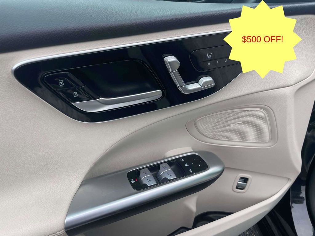 Used 2025 Mercedes-Benz C 300 4MATIC Sedan image 16