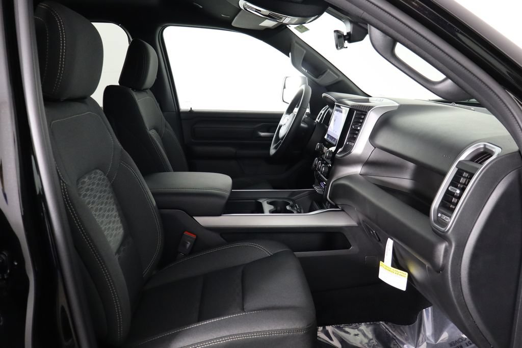 New 2026 RAM 1500 Express AWD/4WD image 17