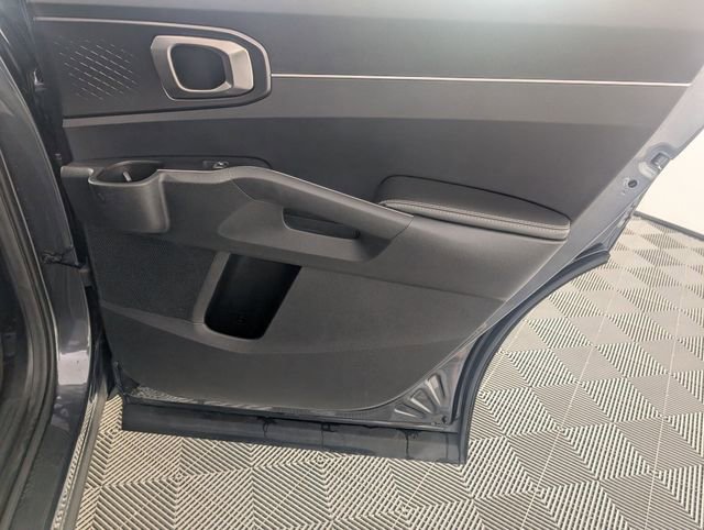Used 2022 Kia Sorento LX image 29