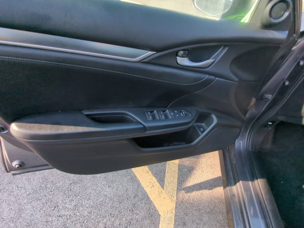 Used 2018 Honda Civic EX-L image 8