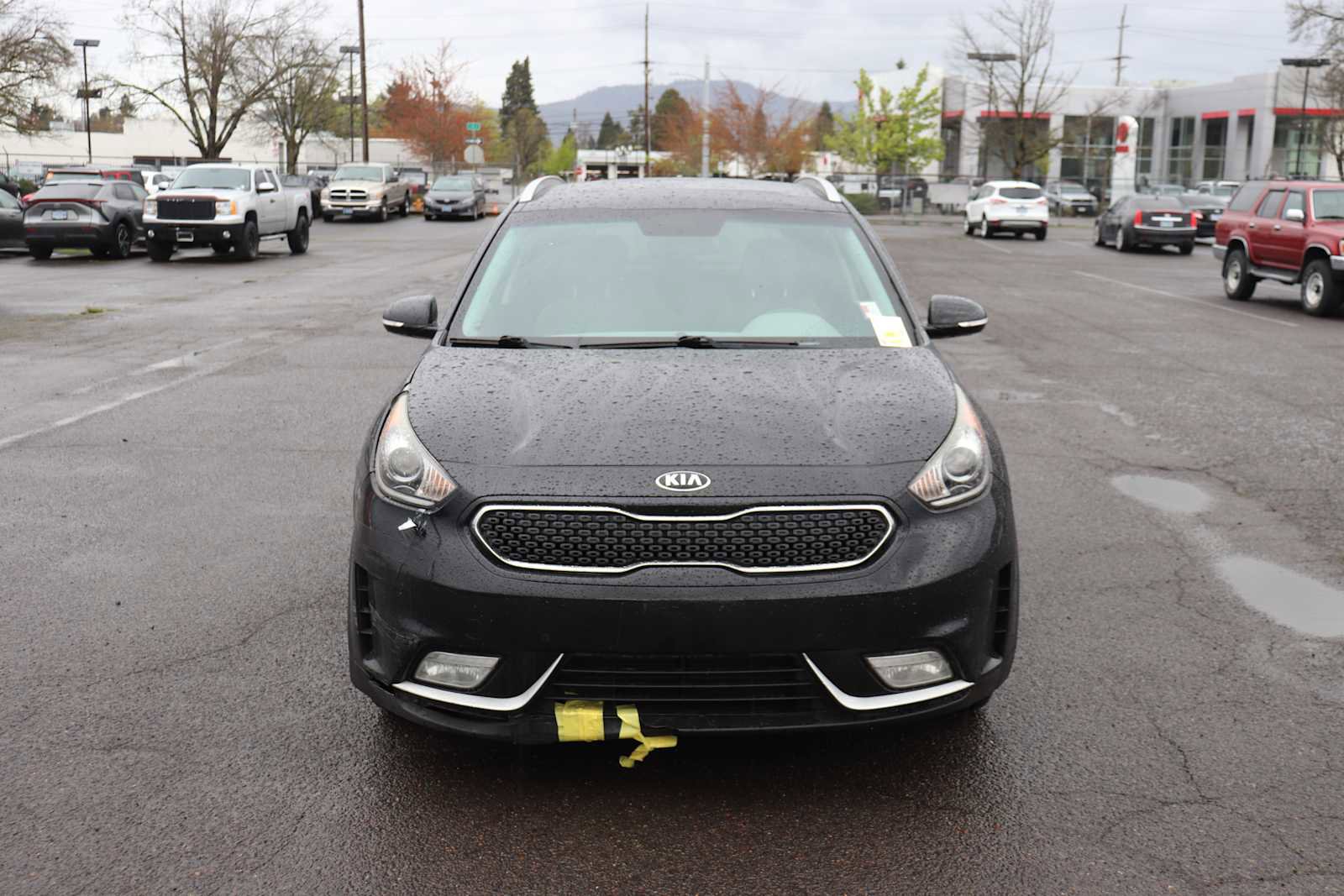 Used 2017 Kia Niro Touring video 2