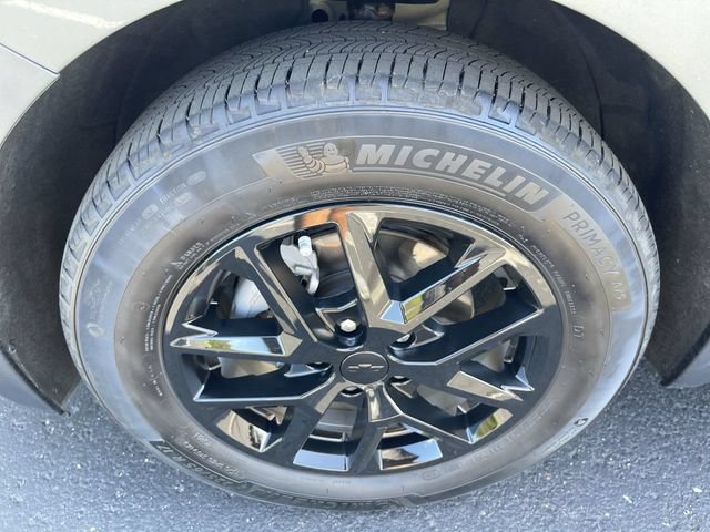 Used 2024 Chevrolet Equinox LT FWD image 32