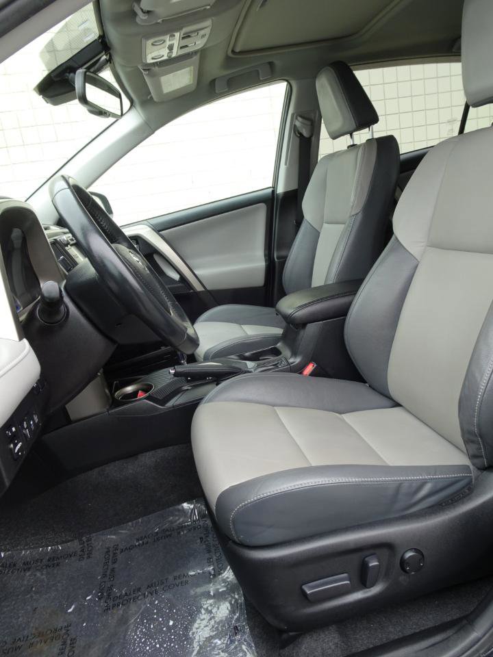 Used 2015 Toyota RAV4 Limited w/ Technology Package image 11