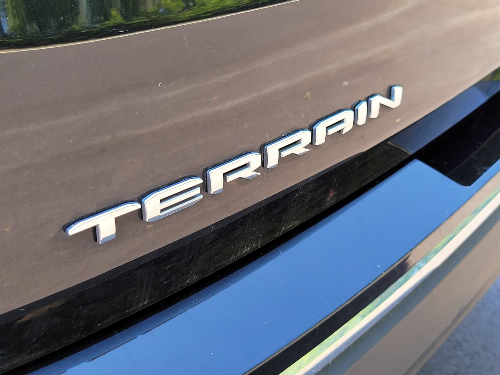 Used 2023 GMC Terrain SLT w/ LPO, Floor Liner Package AWD/4WD image 35