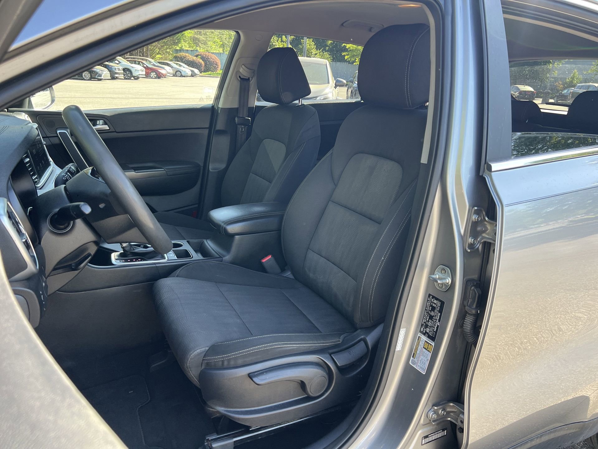 Used 2022 Kia Sportage LX image 13