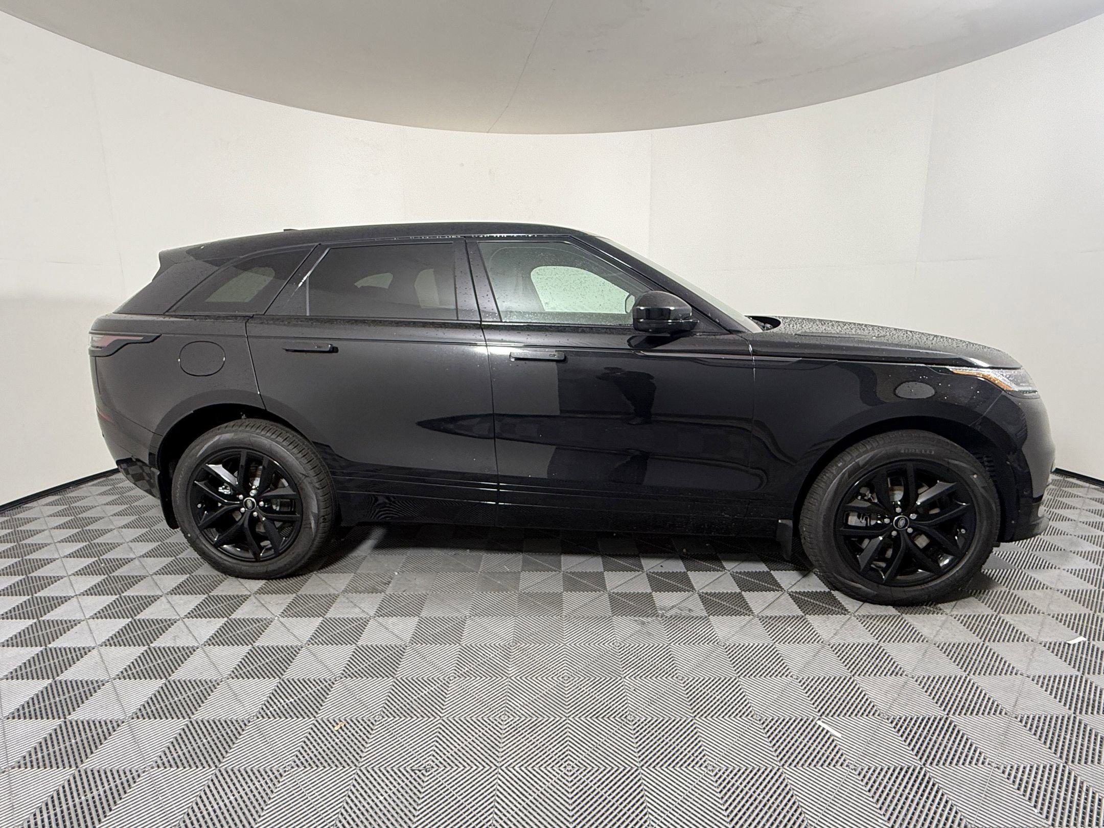 Used 2026 Land Rover Range Rover Velar Dynamic SE AWD/4WD image 7