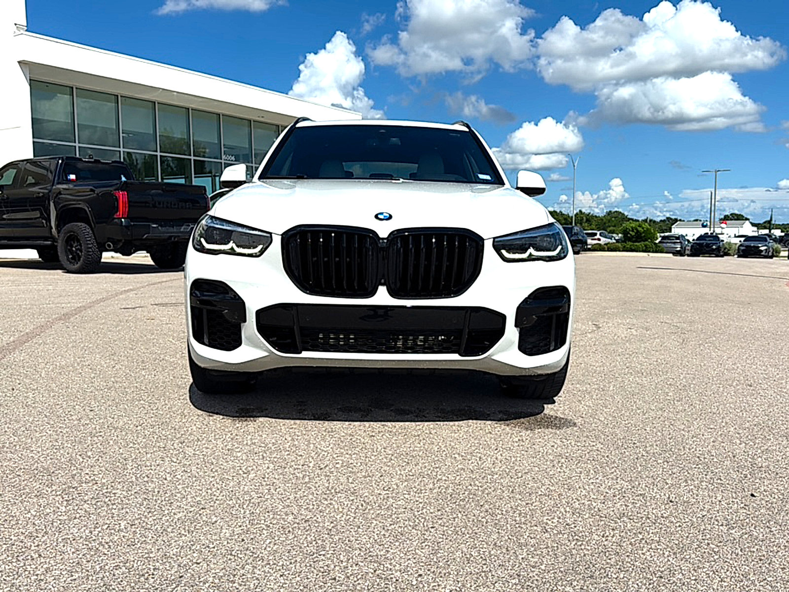Certified 2023 BMW X5 xDrive40i w/ M Sport Package AWD/4WD image 2