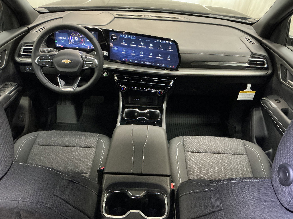 New 2026 Chevrolet Traverse LT w/ LPO, Floor Liner Package FWD image 18