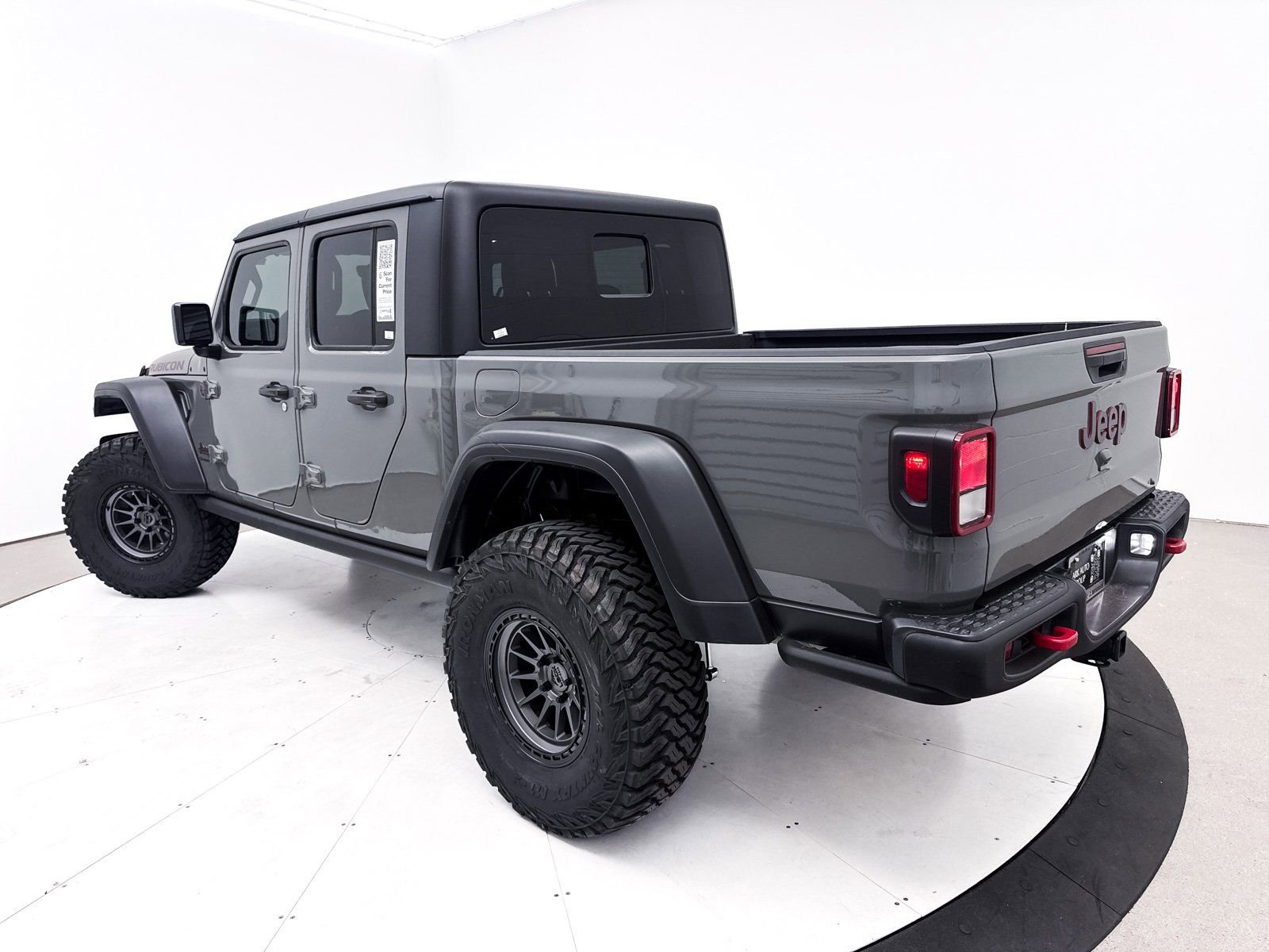 Used 2022 Jeep Gladiator Rubicon w/ Cold Weather Group image 2