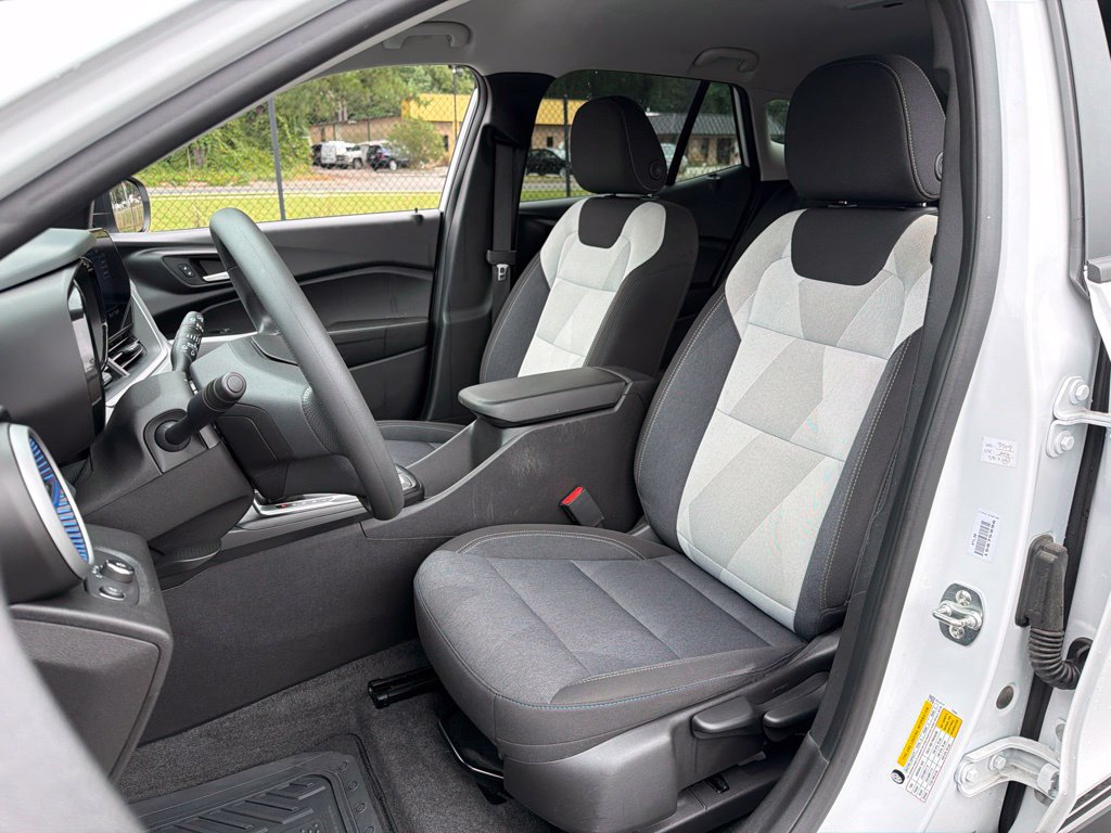 Used 2025 Chevrolet Trax LS FWD image 18
