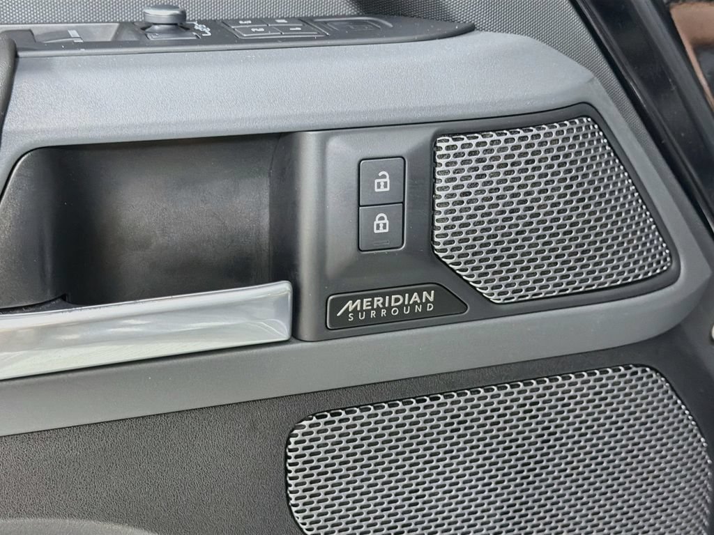 Certified 2023 Land Rover Defender 110 X AWD/4WD image 19