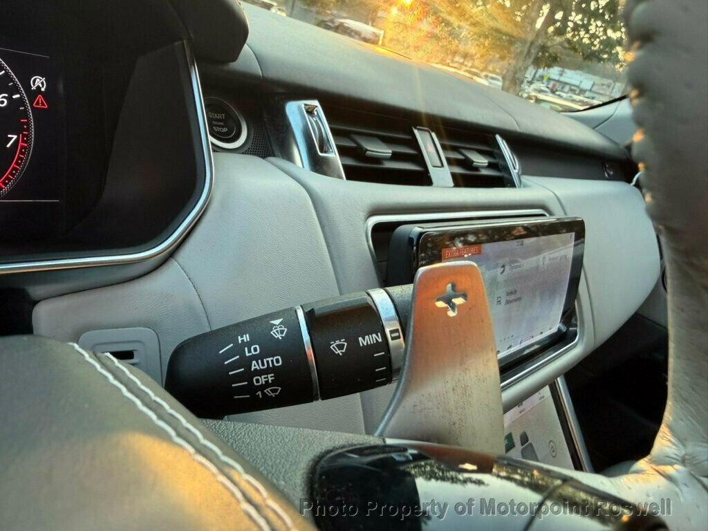 Used 2020 Land Rover Range Rover Sport SVR image 25