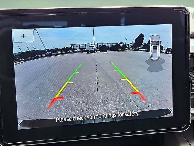 Used 2023 Ford Explorer XLT w/ Equipment Group 202A AWD/4WD image 19