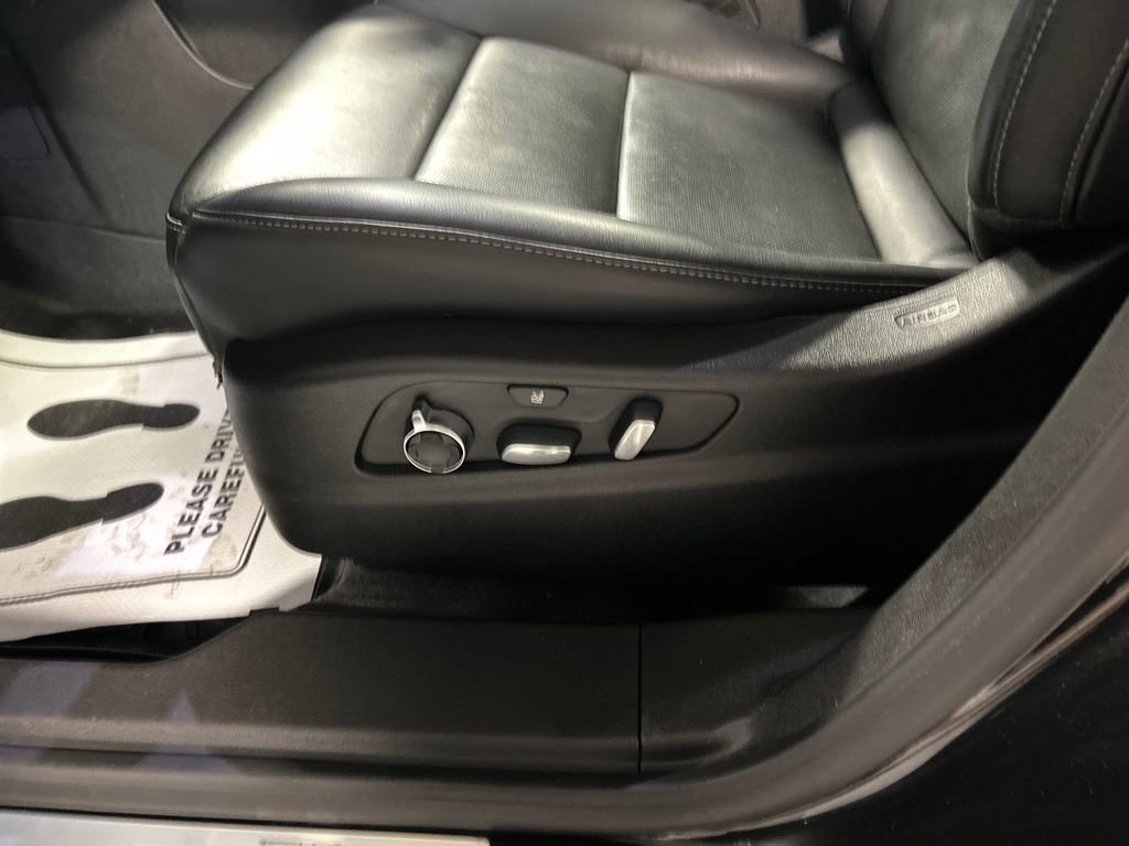 Used 2020 Cadillac XT4 Premium Luxury AWD/4WD image 11