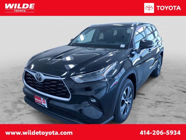 Used 2022 Toyota Highlander XLE image 1