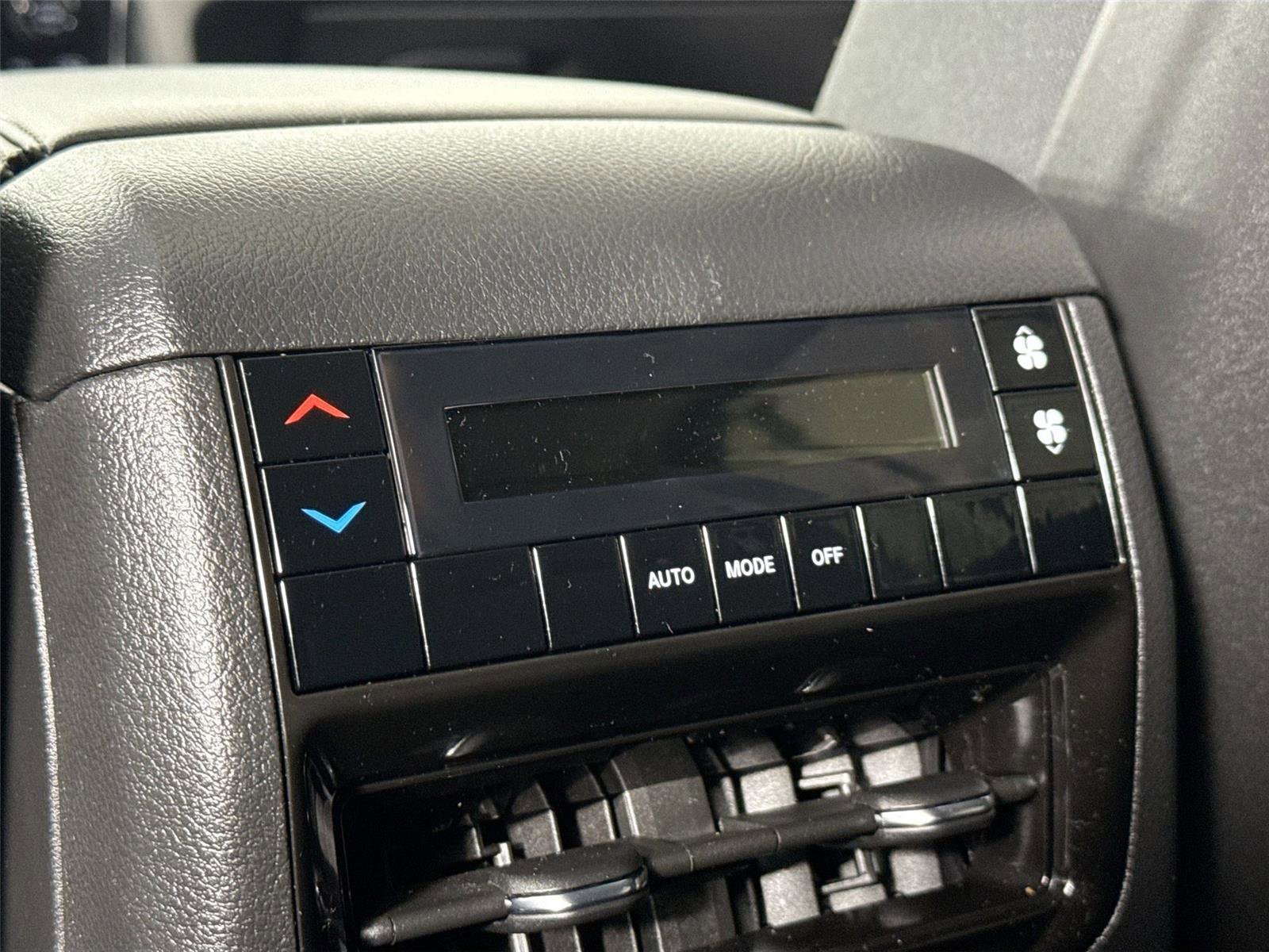 Used 2023 Jeep Grand Cherokee L Laredo w/ Luxury Tech Group I image 38