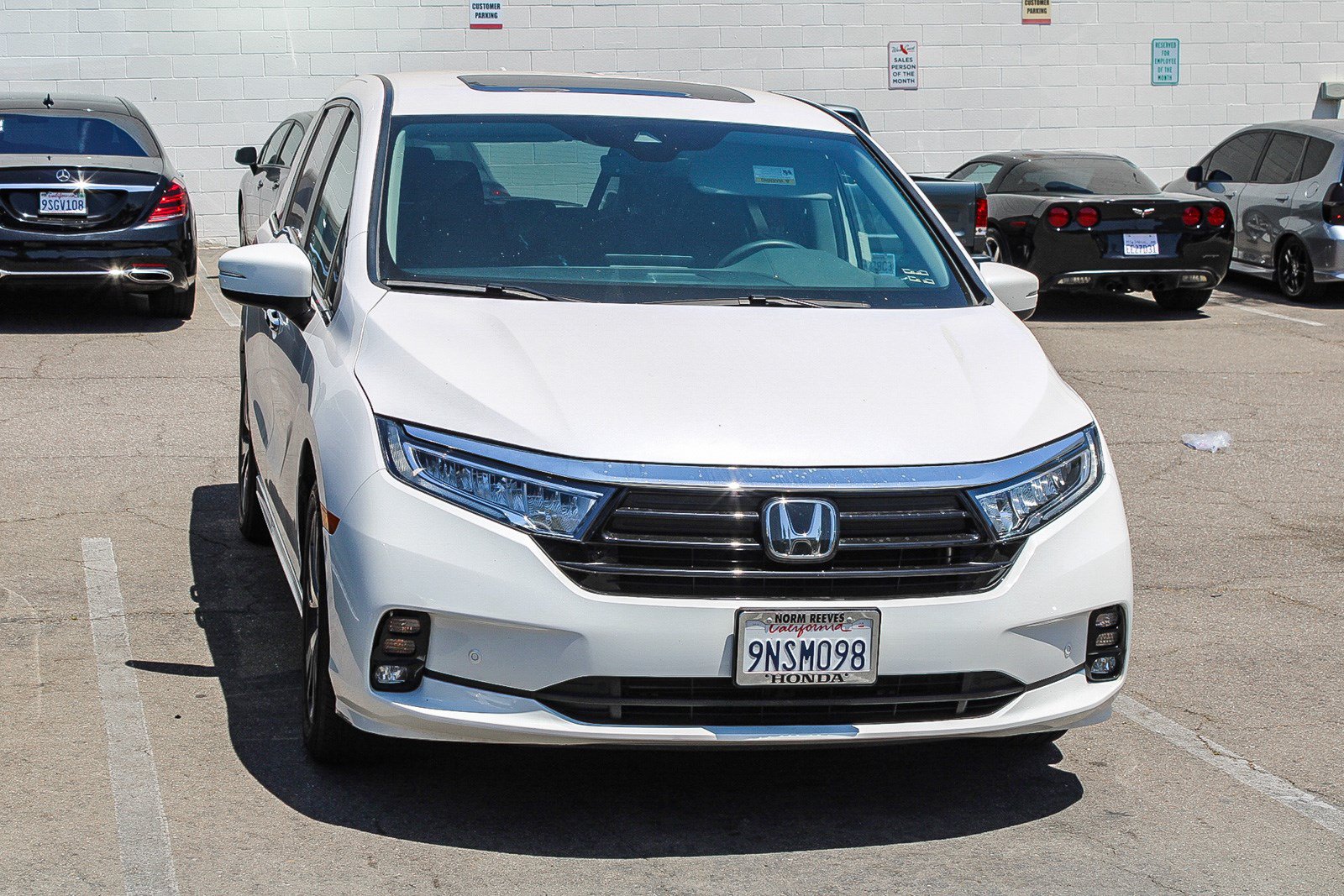 Used 2024 Honda Odyssey Touring image 3