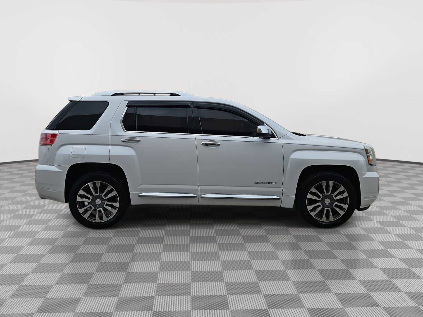 Used 2017 GMC Terrain Denali image 9