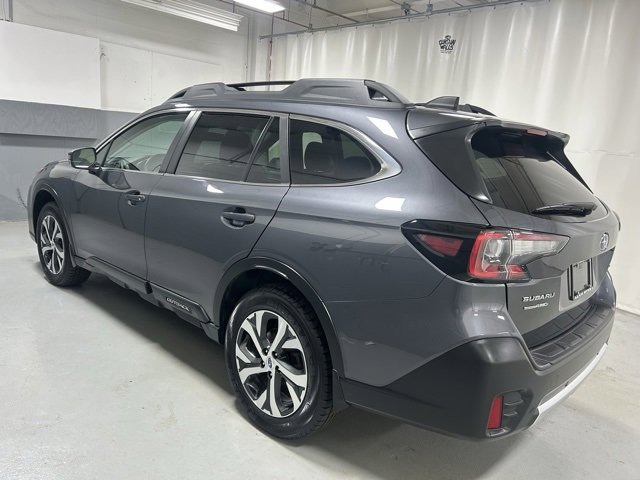 Used 2022 Subaru Outback Limited XT image 2