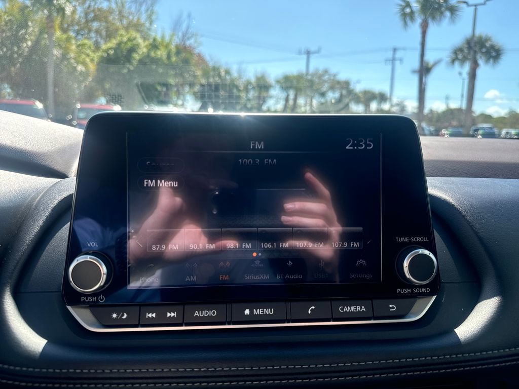 Used 2023 Nissan Rogue SV w/ SV Premium B Package image 21