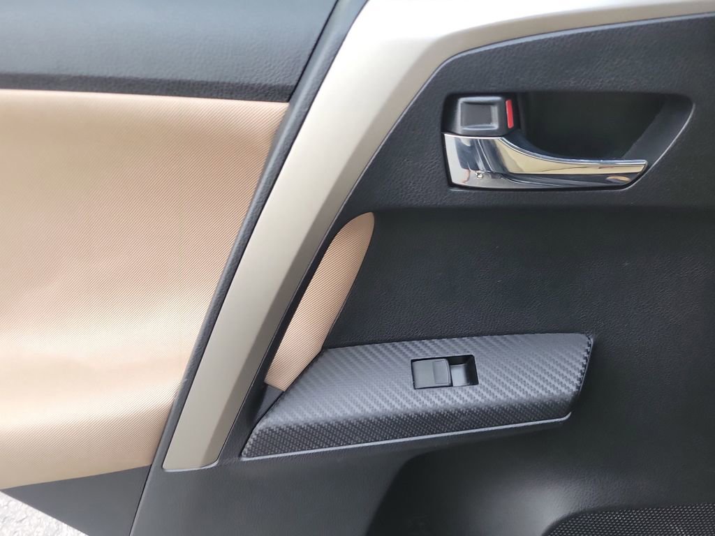 Used 2015 Toyota RAV4 XLE image 8