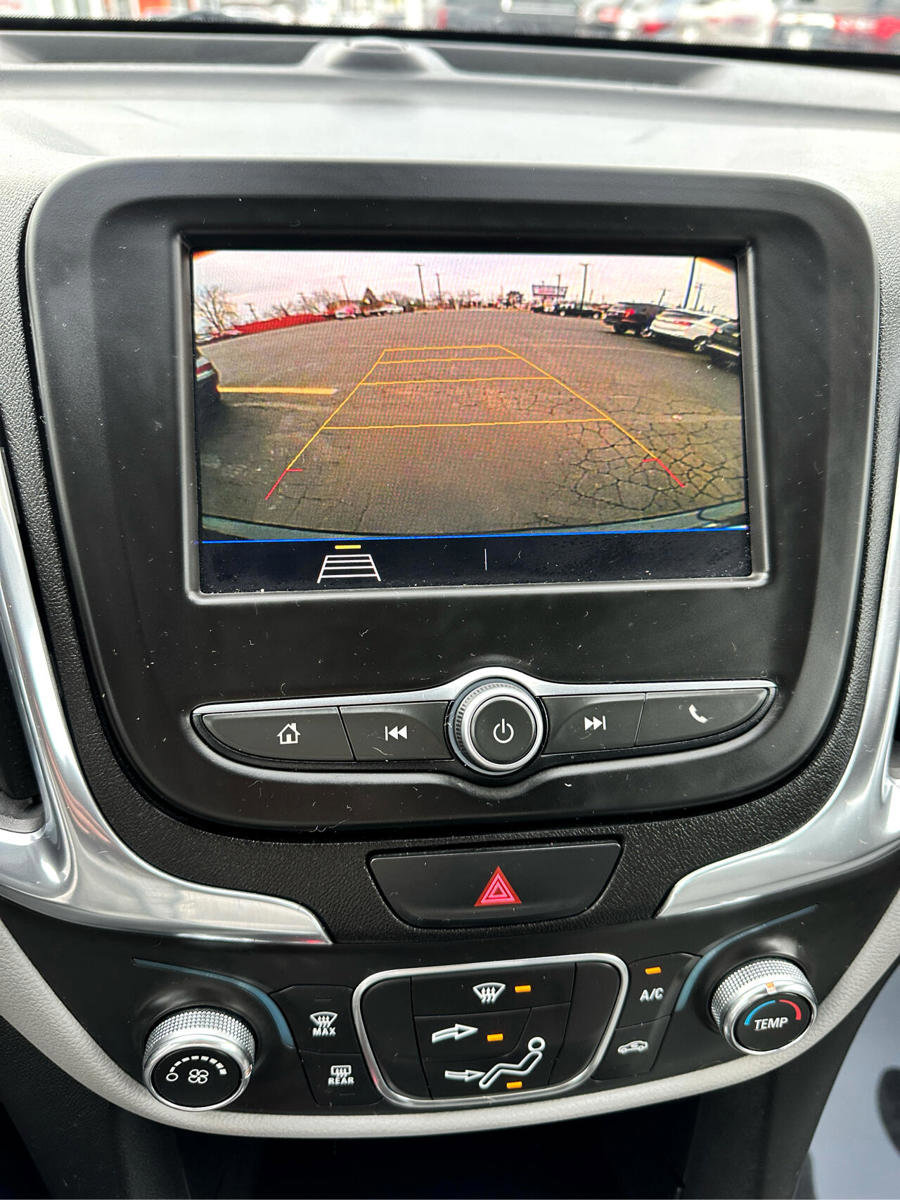 Used 2020 Chevrolet Equinox LS image 18