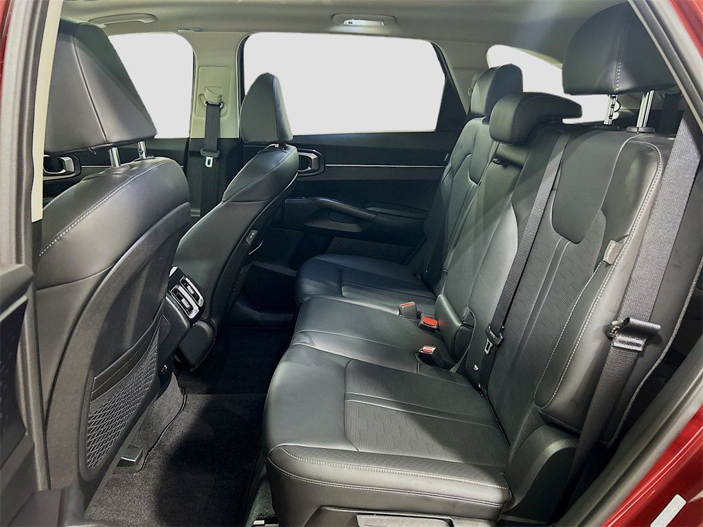 Used 2025 Kia Sorento S w/ Panoramic Sunroof Package image 23