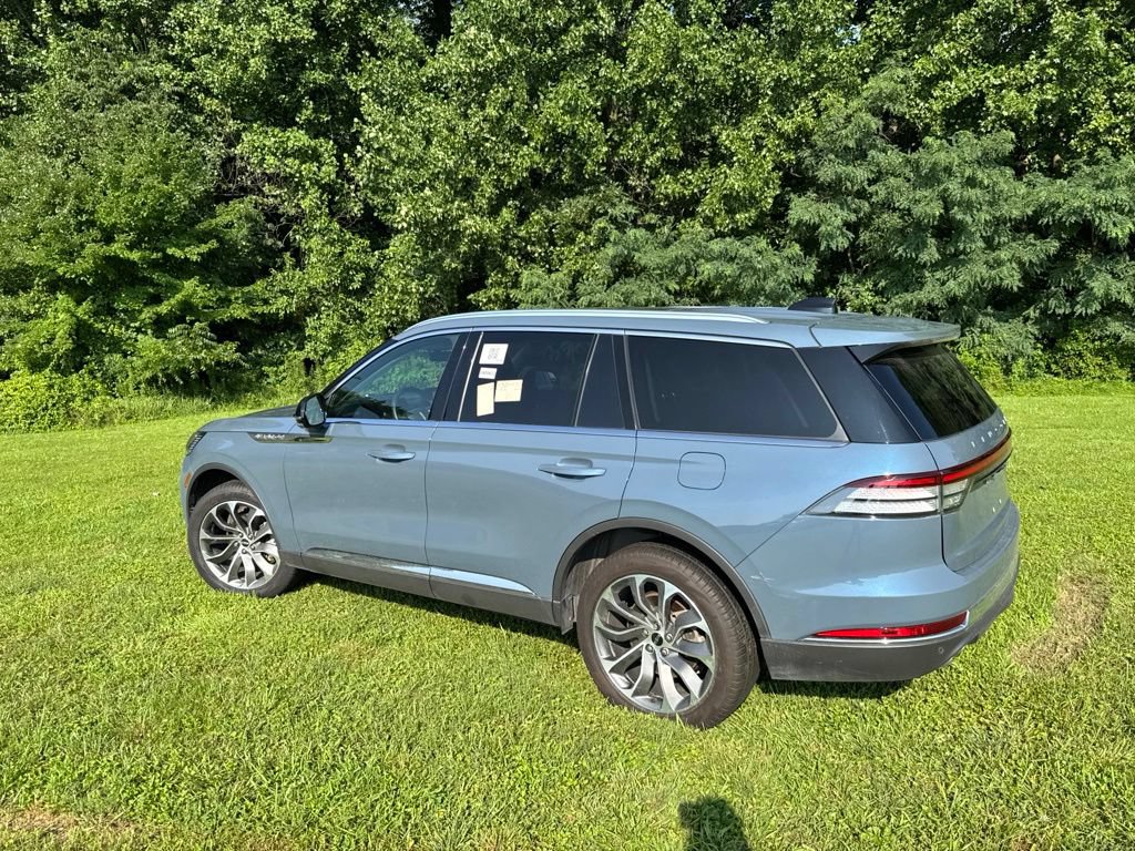 Used 2025 Lincoln Aviator Reserve AWD/4WD image 4