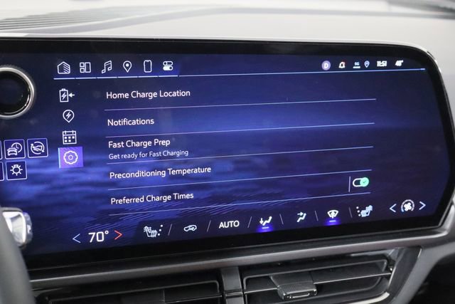 Used 2025 Chevrolet Equinox EV RS image 32