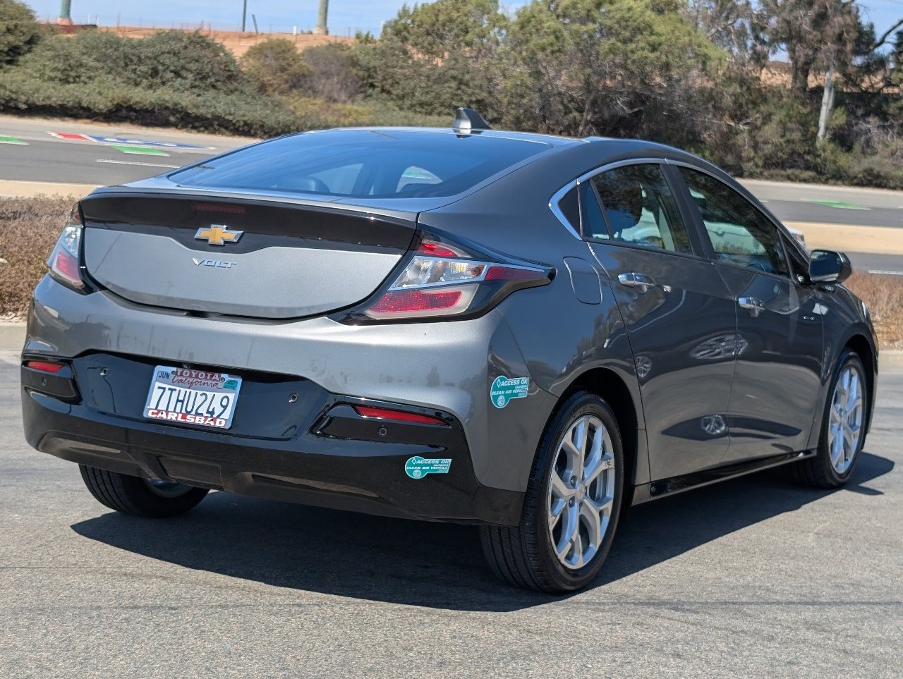 Used 2017 Chevrolet Volt Premier w/ Driver Confidence Package FWD image 13