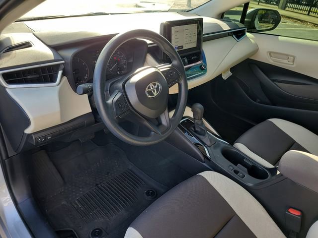 Used 2025 Toyota Corolla LE w/ Convenience Package image 18