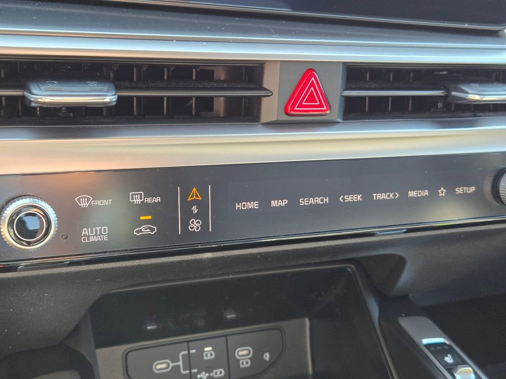 Certified 2024 Kia Sorento EX w/ Panoramic Sunroof Package image 34
