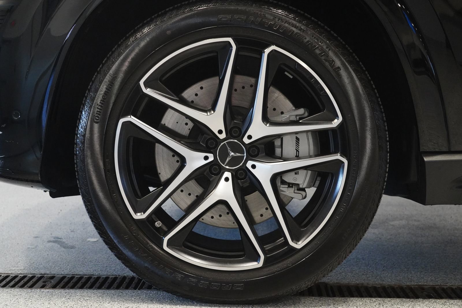 Used 2024 Mercedes-Benz GLE 53 AMG 4MATIC Coupe image 9