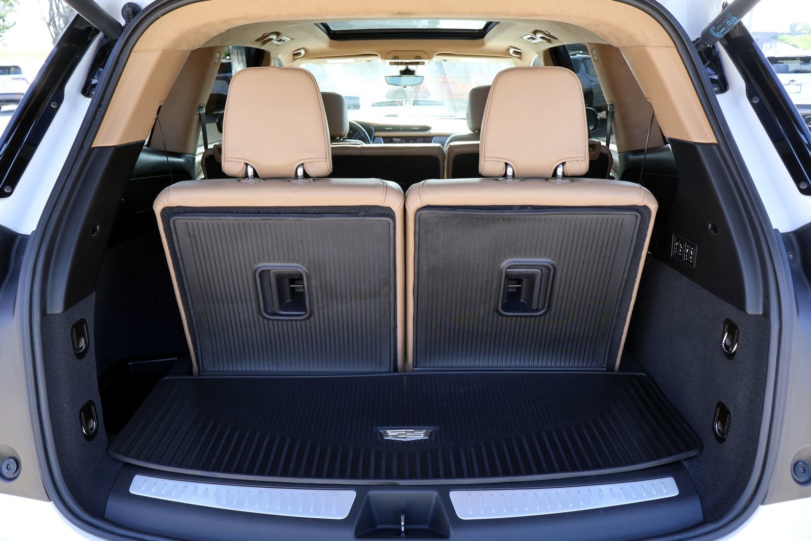 Used 2022 Cadillac XT6 Premium Luxury w/ Platinum Package image 12