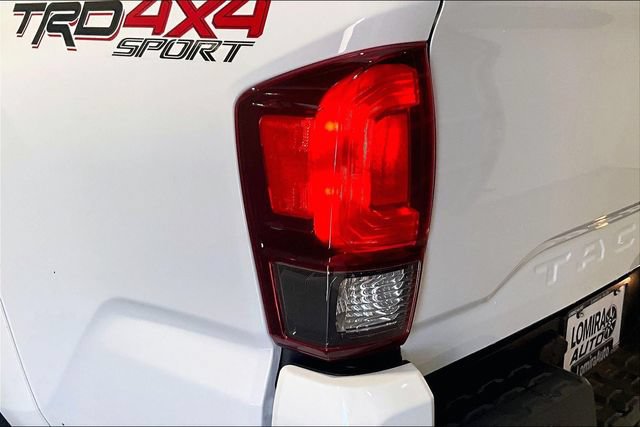 Used 2018 Toyota Tacoma TRD Sport AWD/4WD image 45